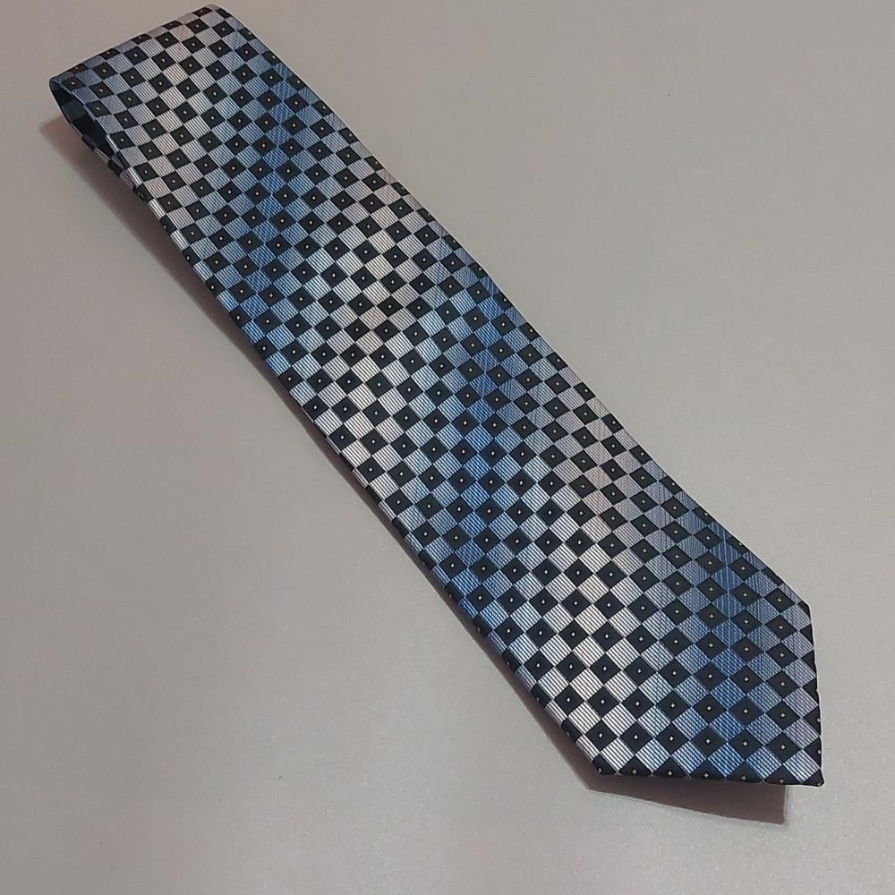 Chereskin Geometric Print Blue Neck Tie